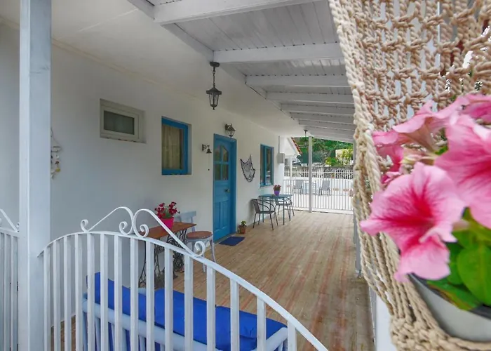 Apartament Feakia *